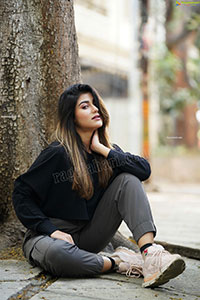 Prantika Das in Black Knitted Crop Top