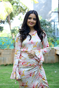 Ashika Ranganath at Amigos Movie Interview