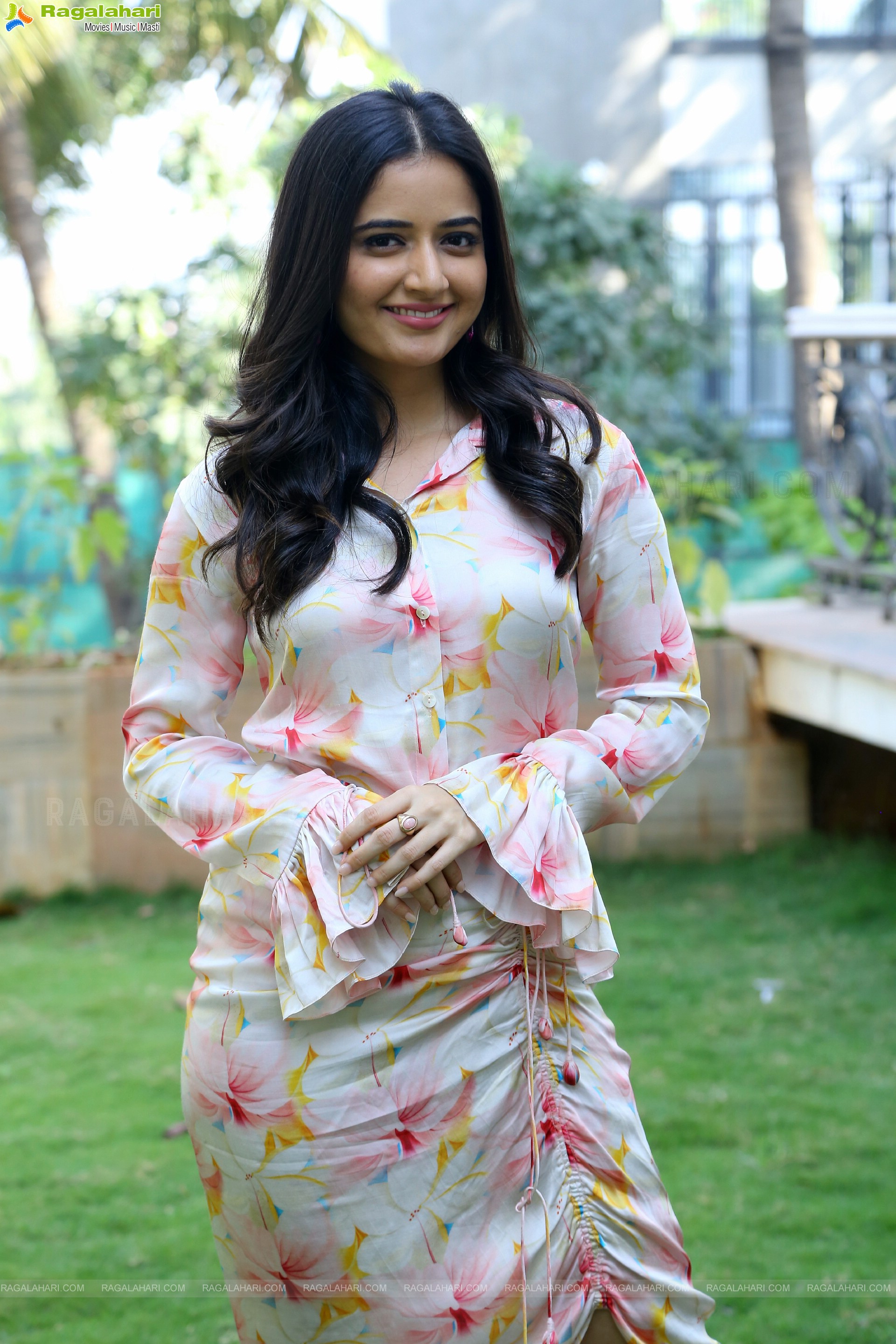 Ashika Ranganath at Amigos Movie Interview, HD Photo Gallery