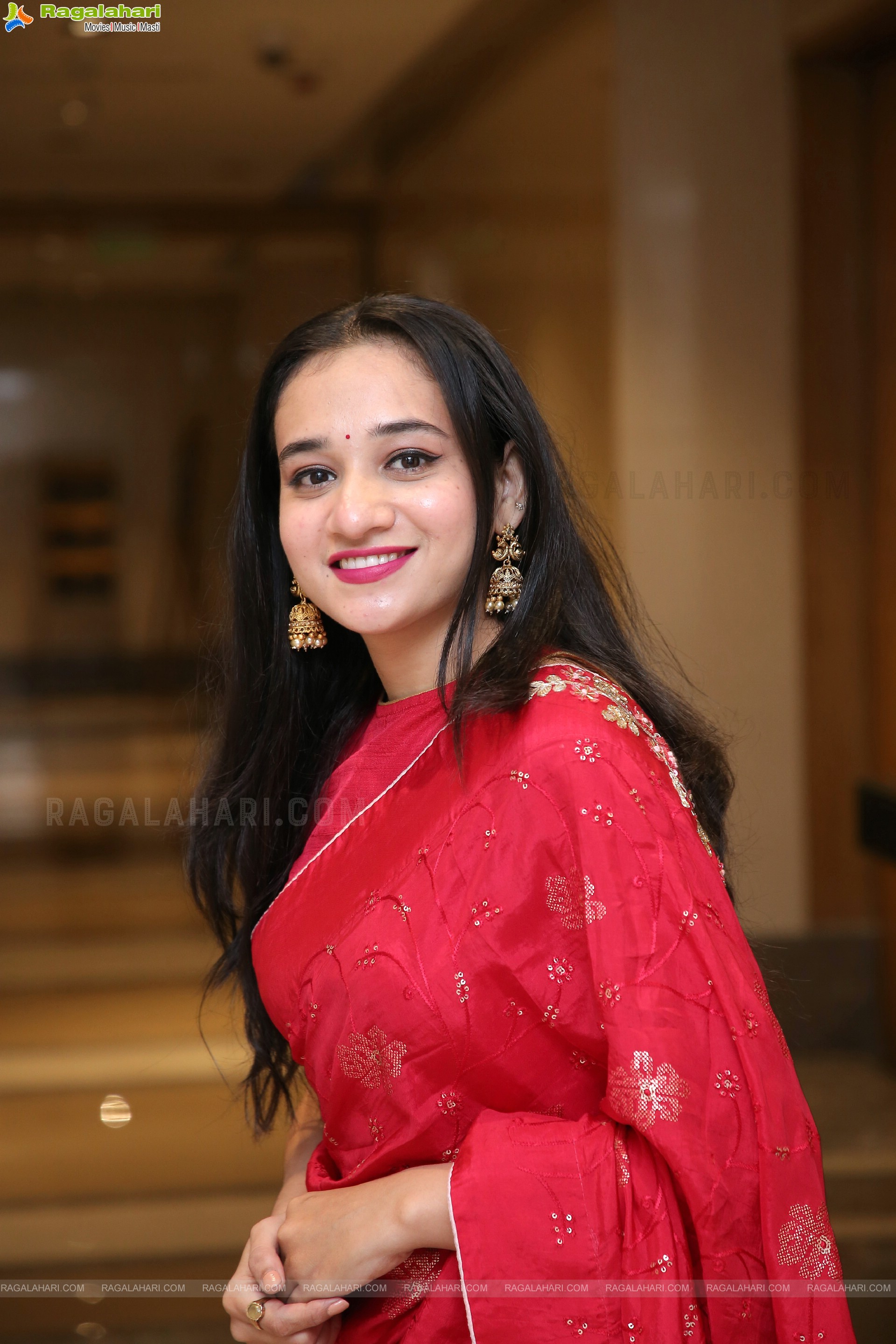 Bhuvaneshwari in Red Saree, HD Photo Gallery