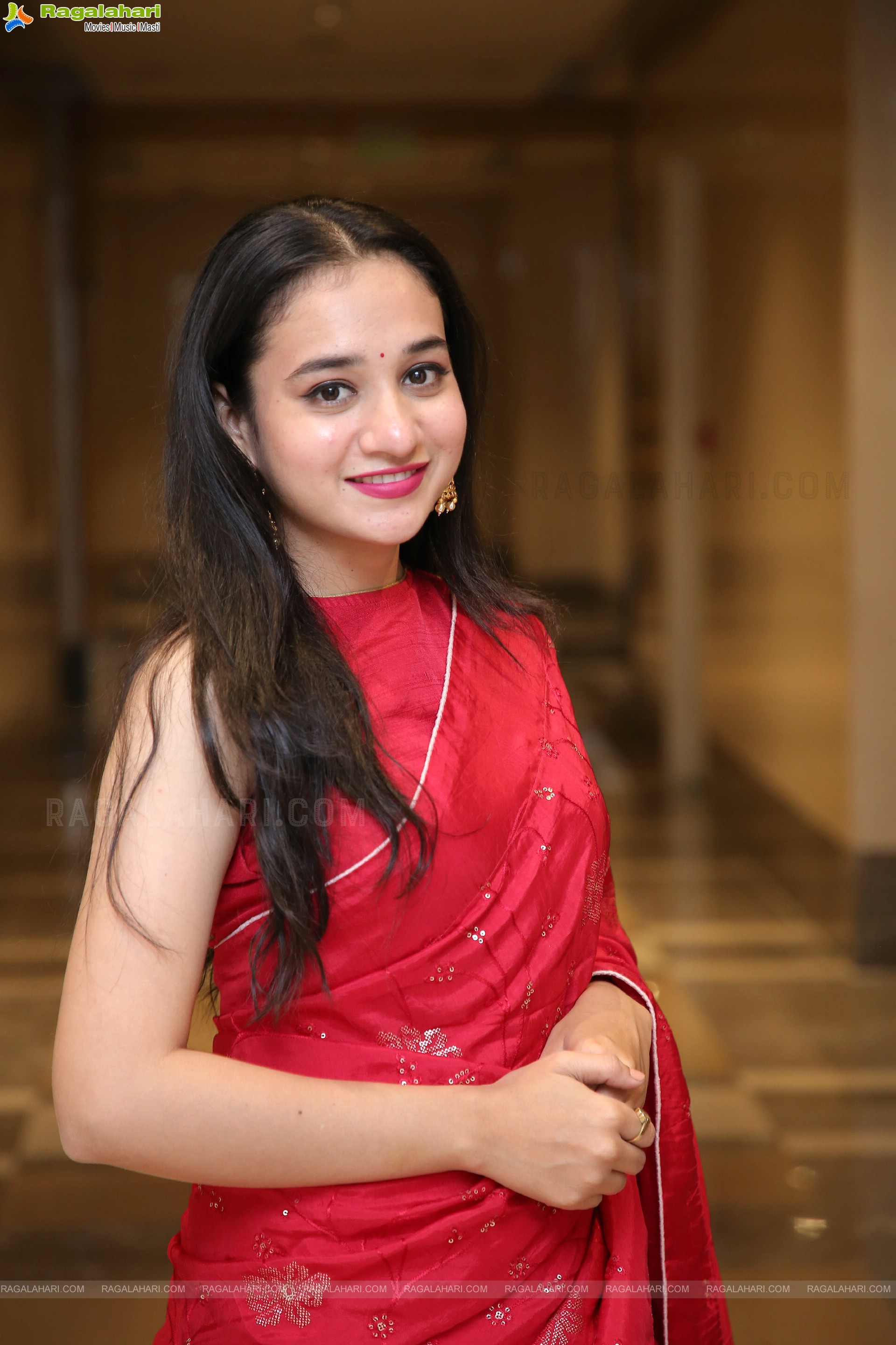 Bhuvaneshwari in Red Saree, HD Photo Gallery