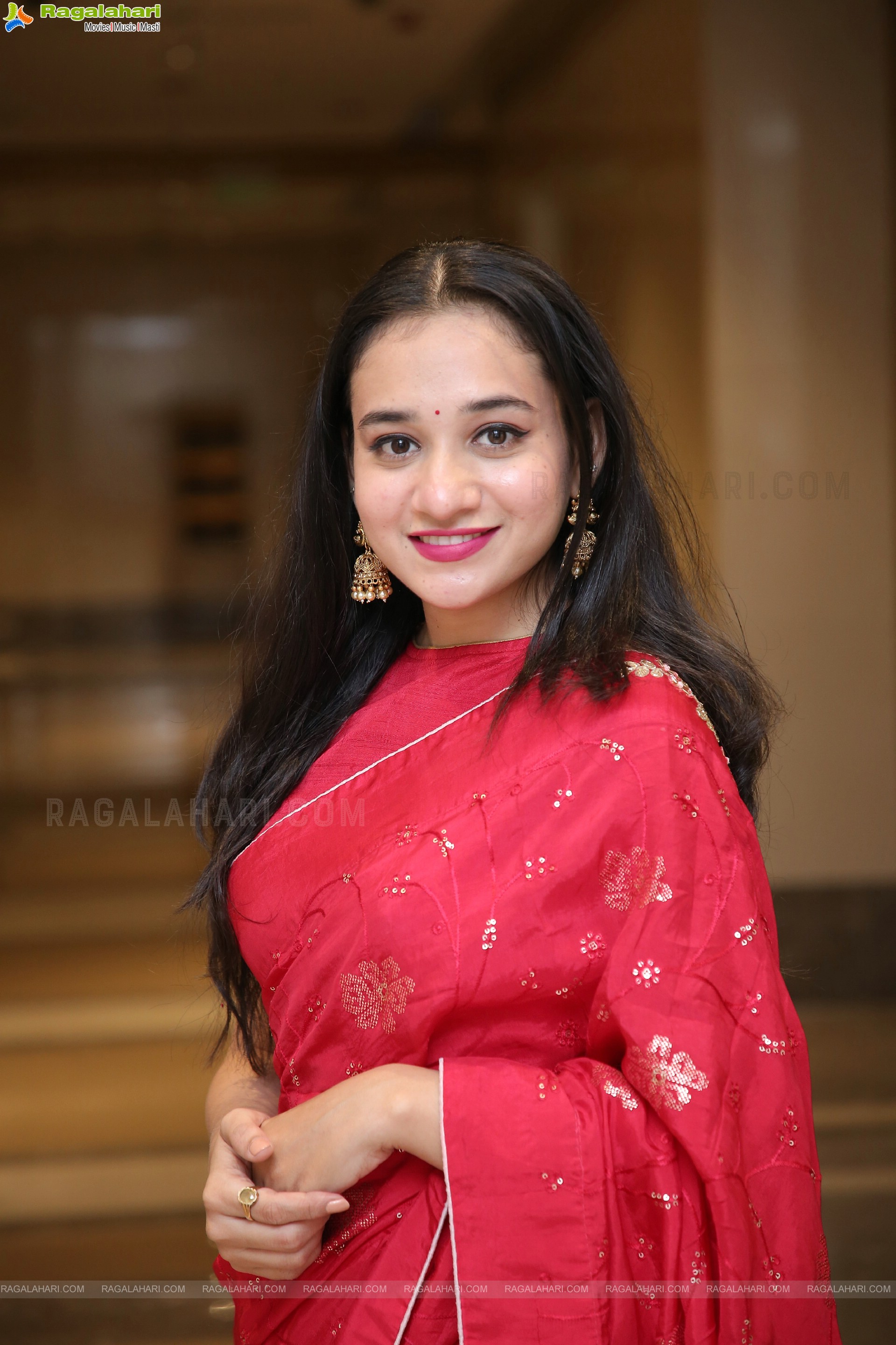 Bhuvaneshwari in Red Saree, HD Photo Gallery