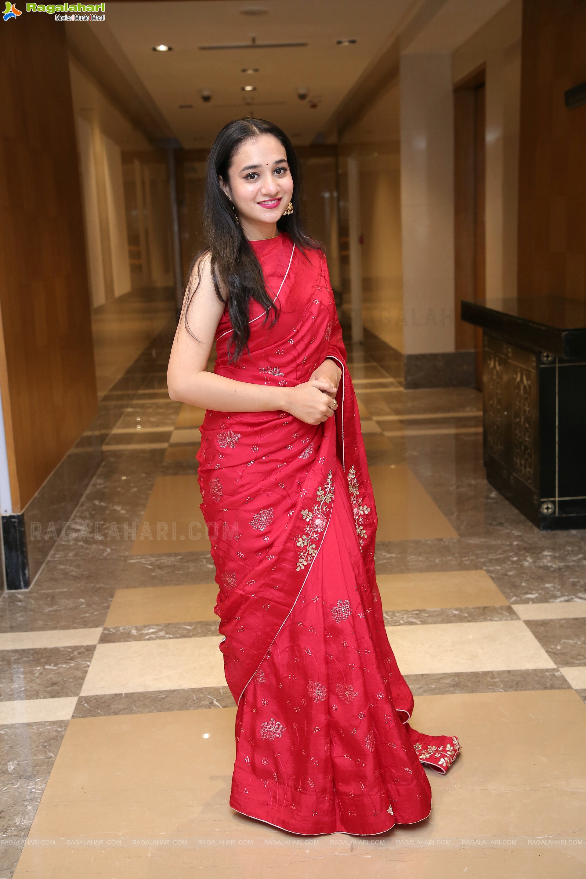 Bhuvaneshwari in Red Saree, HD Photo Gallery