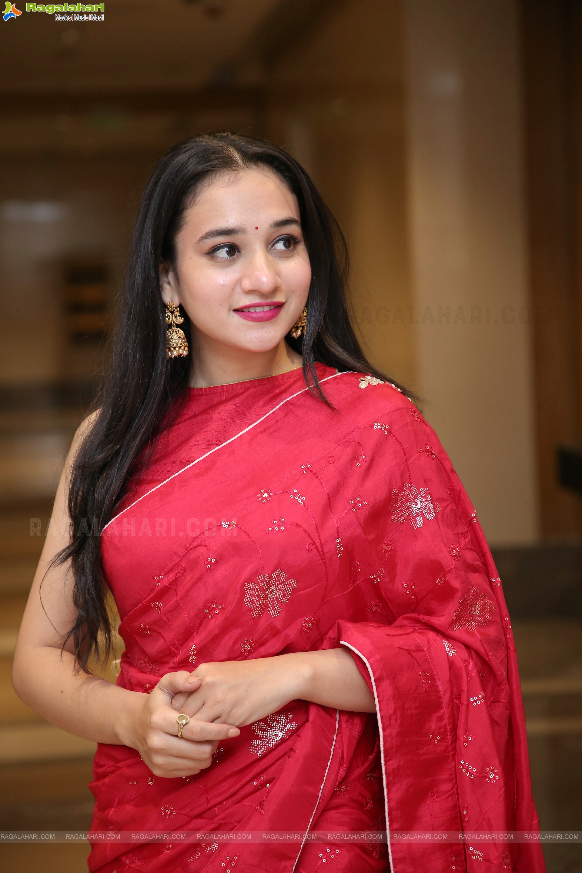 Bhuvaneshwari in Red Saree, HD Photo Gallery