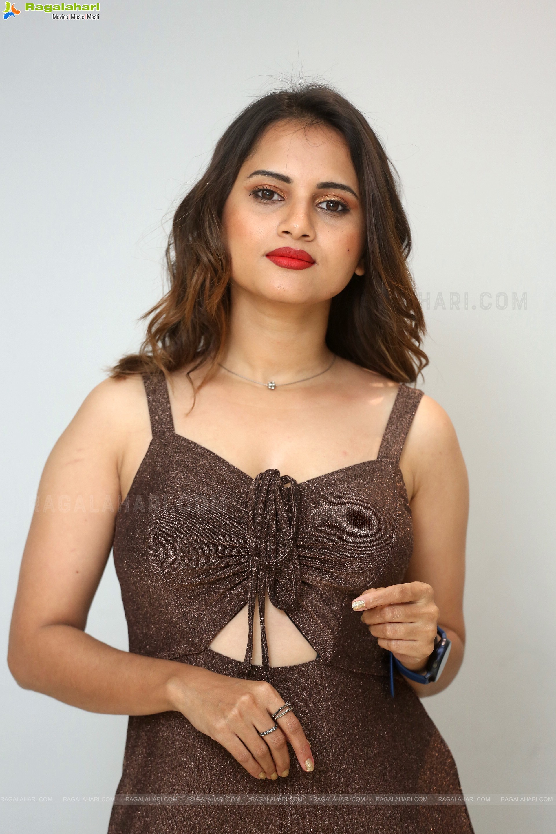 Divya Dekate Latest Photoshoot Stills, HD Photo Gallery