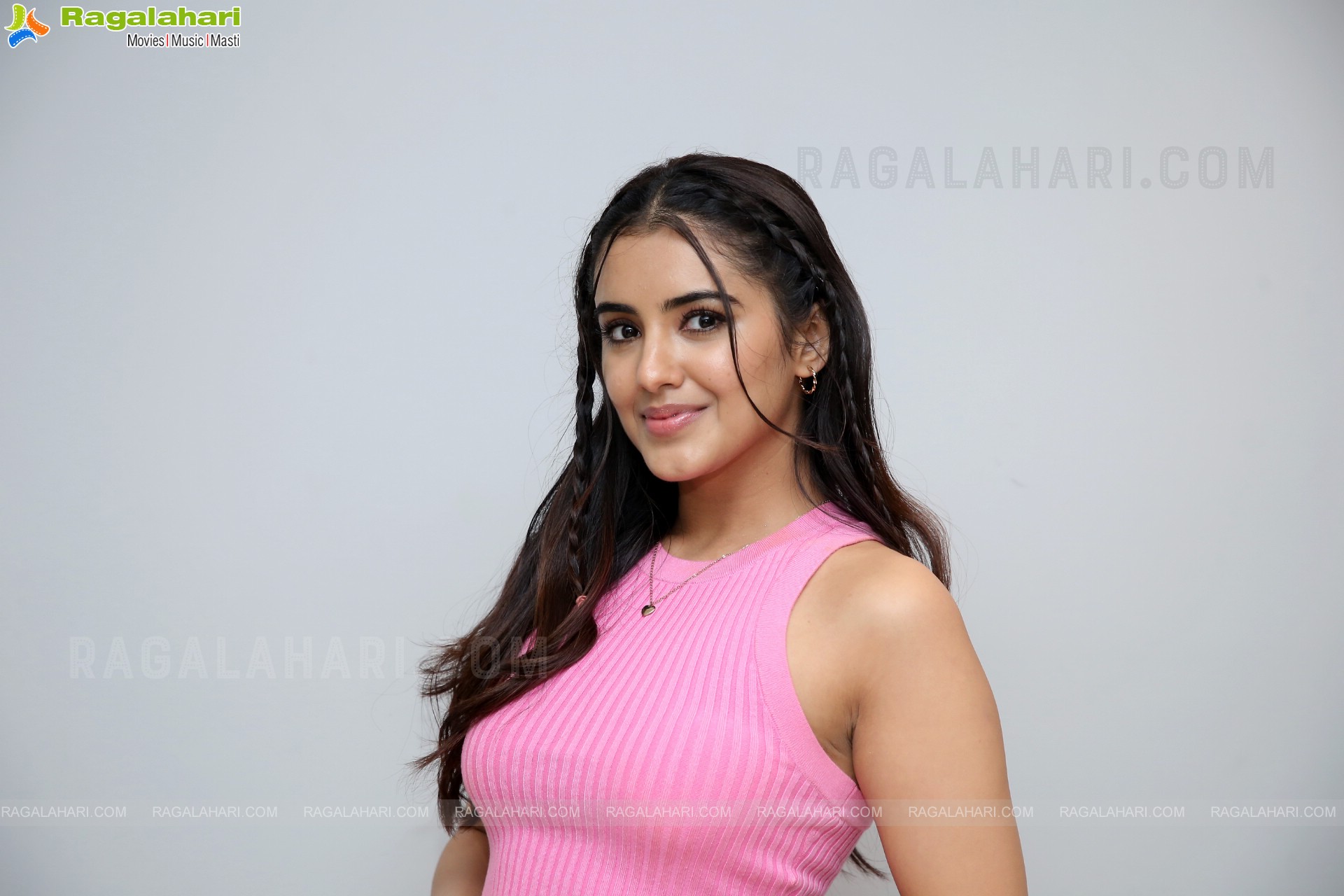 Malvika Sharma at My South Diva Calendar 2023 Launch, HD Photo Gallery