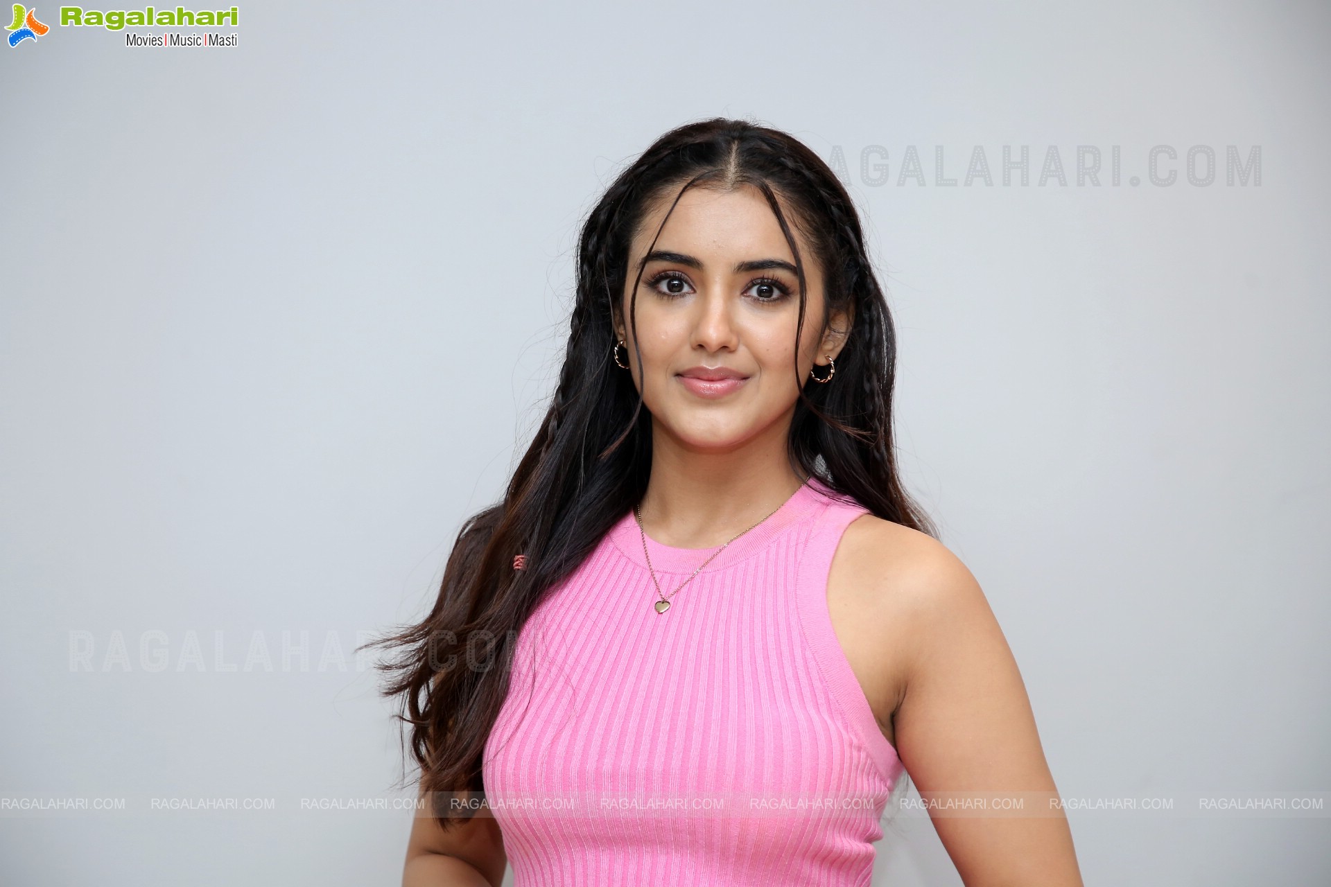 Malvika Sharma at My South Diva Calendar 2023 Launch, HD Photo Gallery