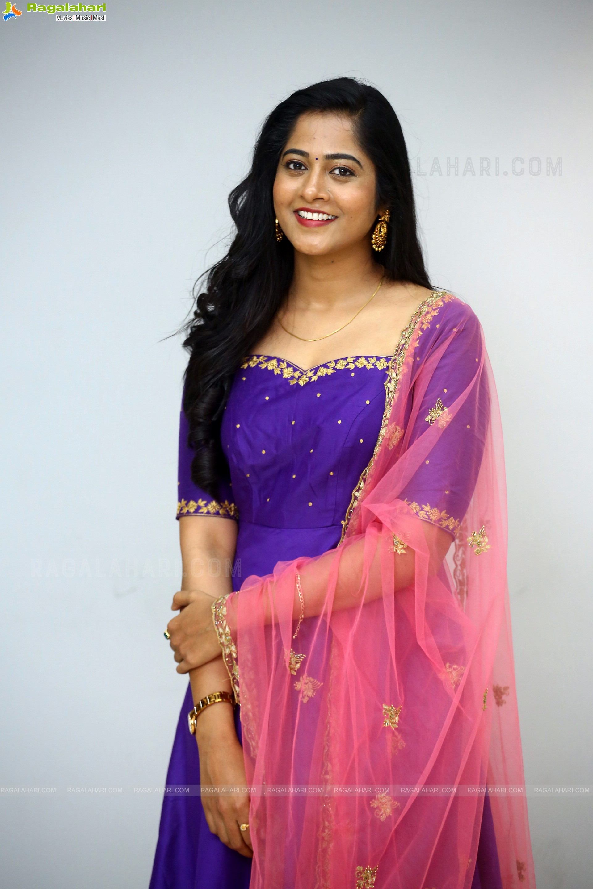 Shravani Krishnaveni Latest Photoshoot Stills, HD Photo Gallery