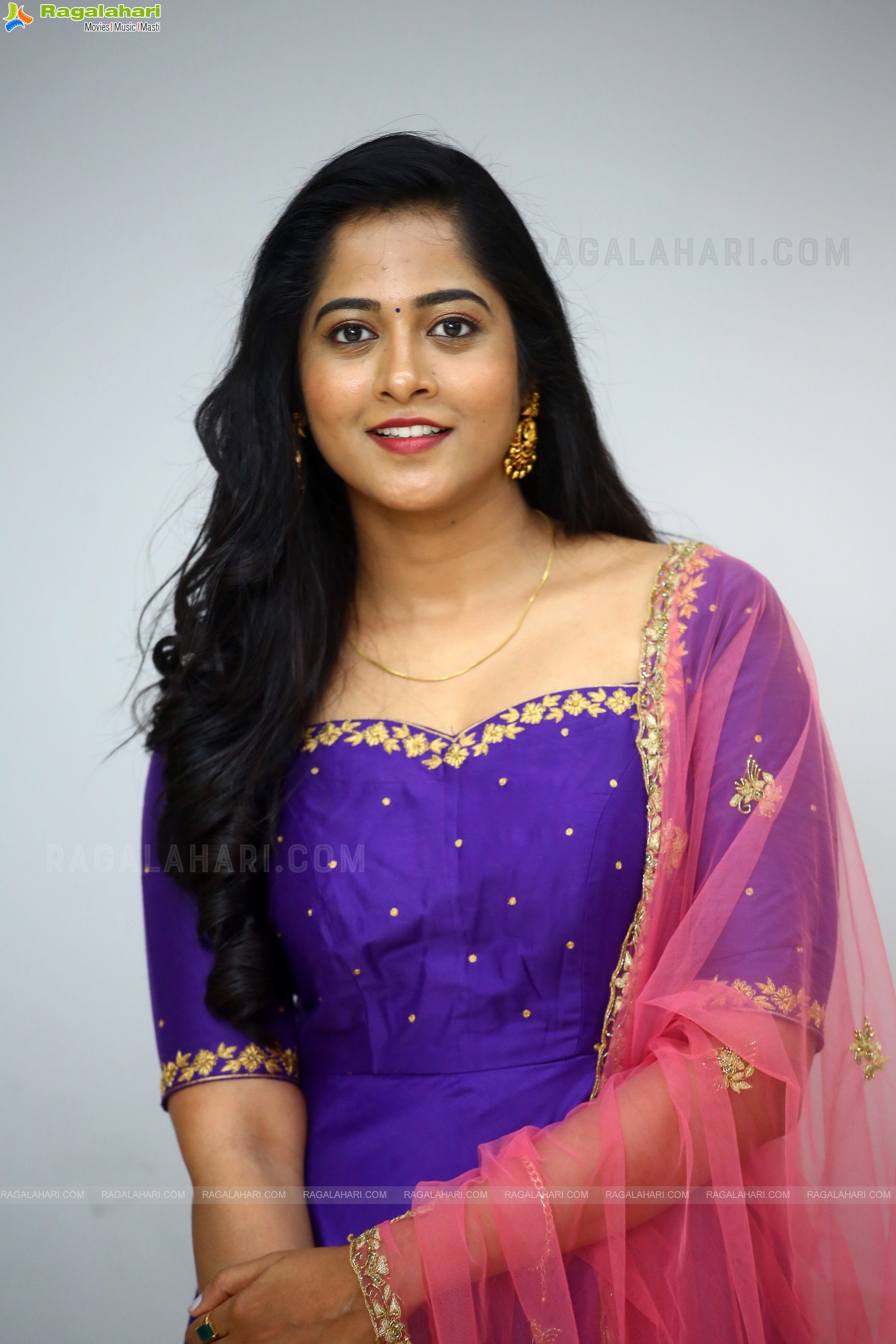 Shravani Krishnaveni Latest Photoshoot Stills, HD Photo Gallery