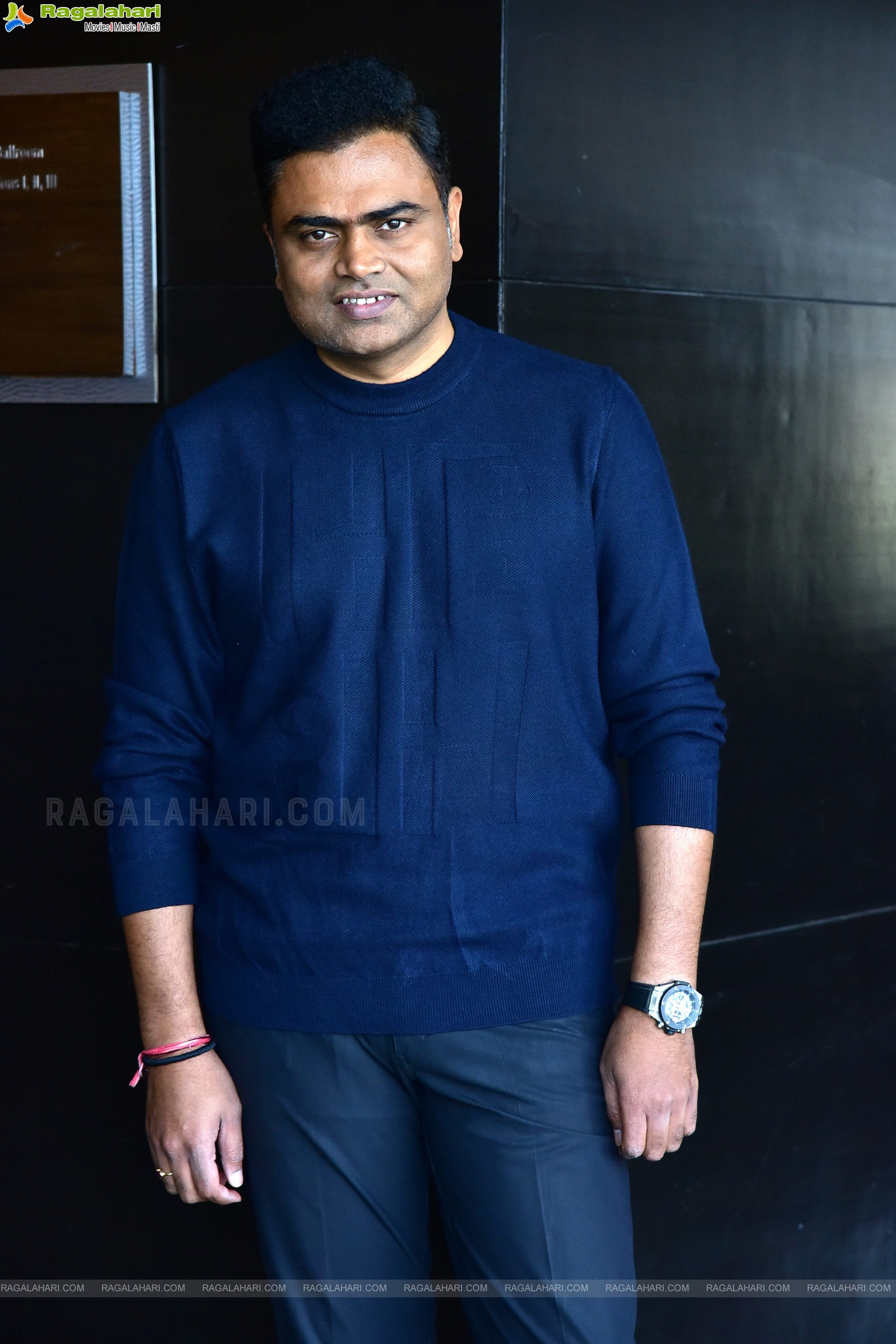 Director Vamsi Paidipally at Vaarasudu Movie Interview, HD Photo Gallery