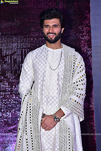 Vijay Deverakonda at HELLO Hall of Fame Awards