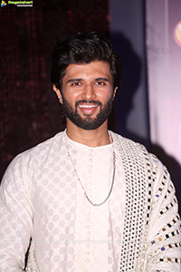 Vijay Deverakonda at HELLO Hall of Fame Awards