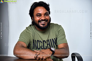 Producer Bommak Shiva at 105 Minuttess Interview, HD Gallery