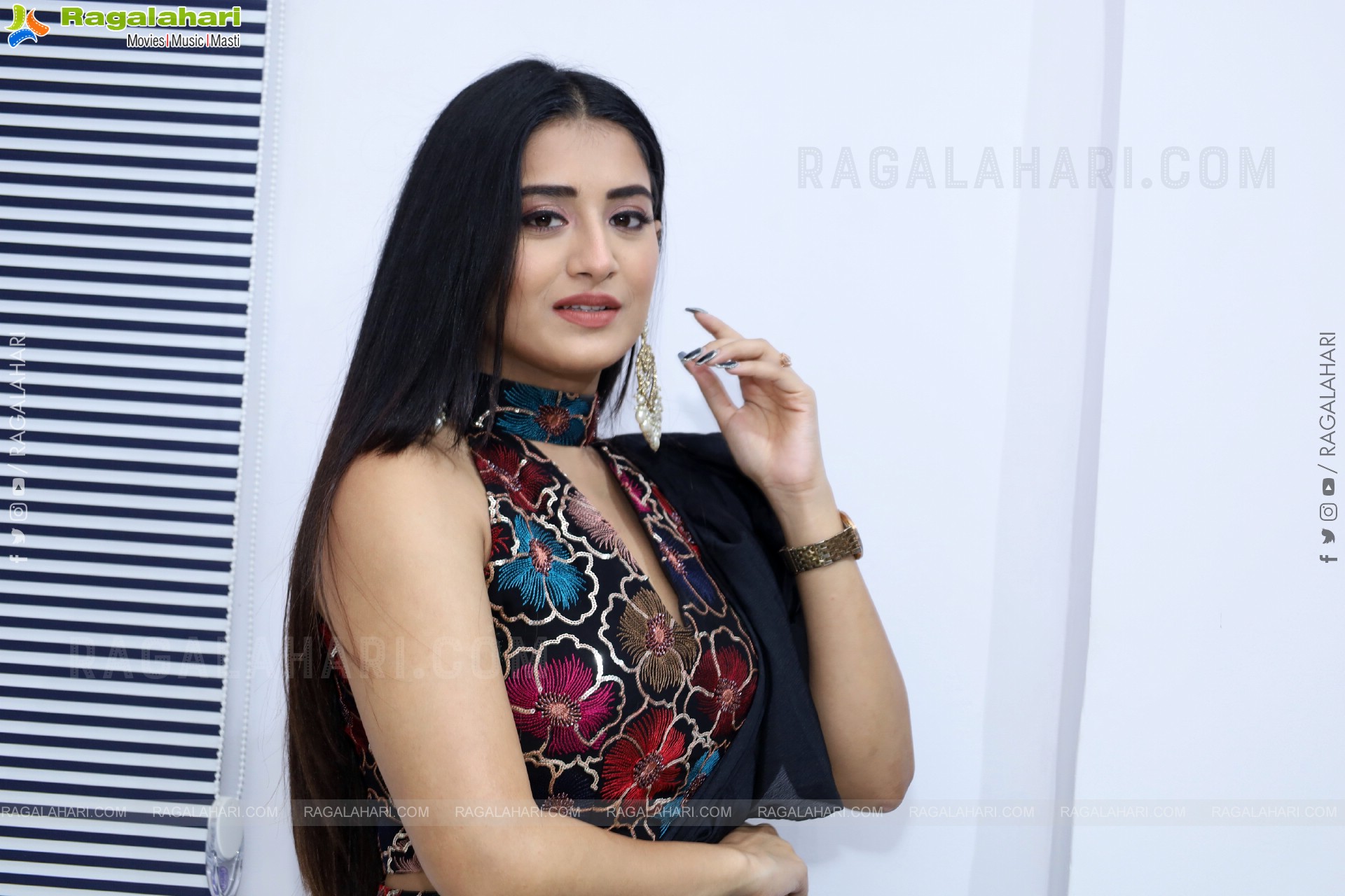 Rashi Singh Latest Stills, HD Gallery