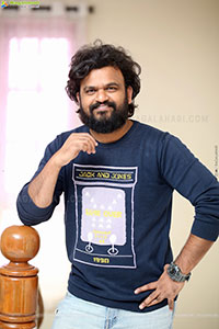 Director Sailesh Kolanu at Saindhav Interview, HD Gallery