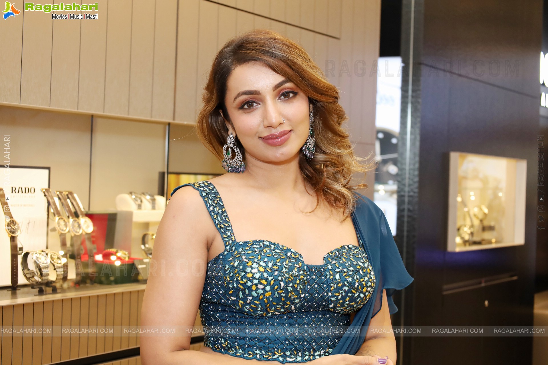 Tejaswi Madiwada at Bajaj Electronics Lucky Draw Event, HD Gallery