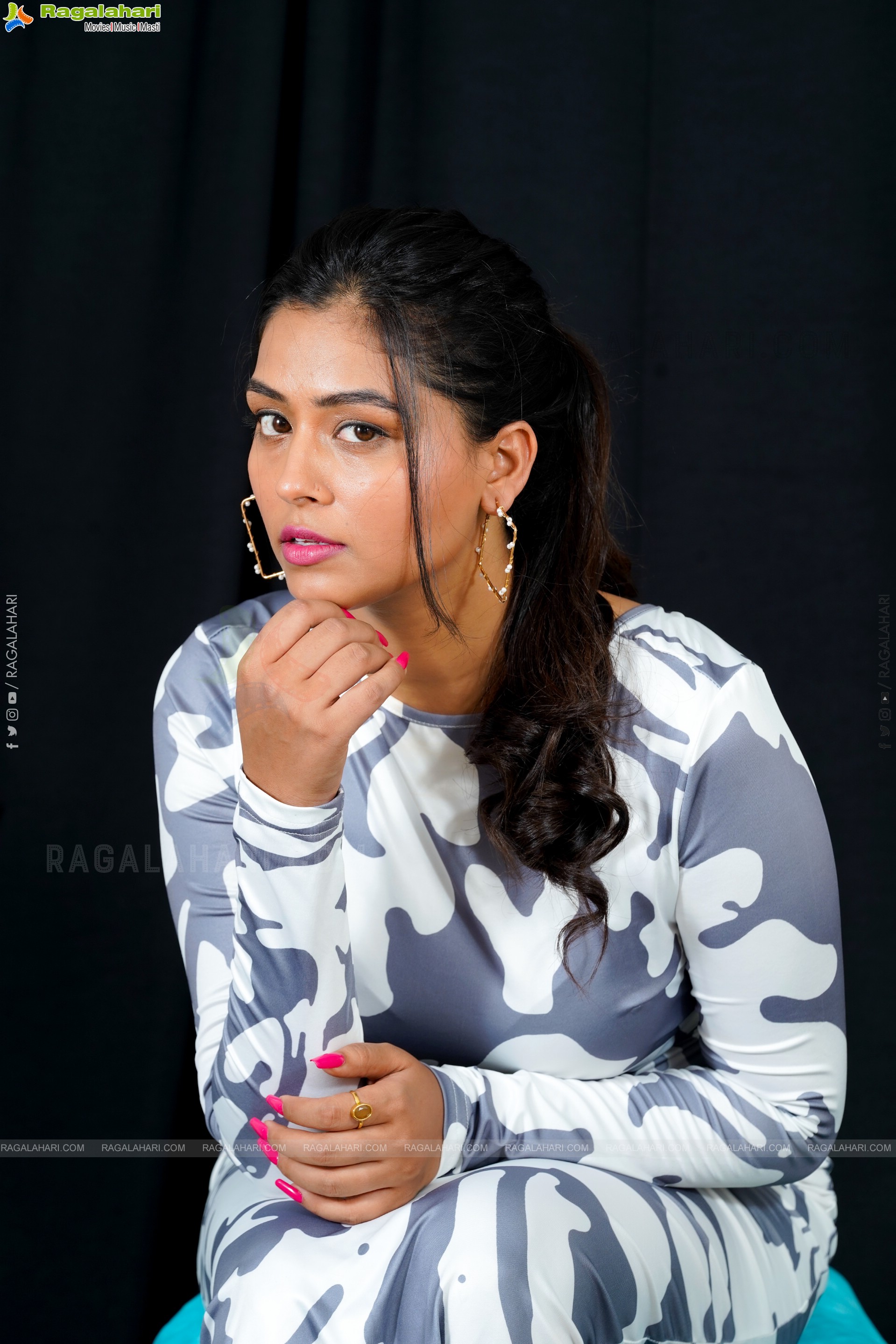 Kajal Tiwari Latest Exclusive Shoot, HD Photo Gallery