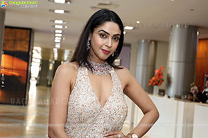 Angana Roy at Hi Life Exhibition Launch, HD Gallery