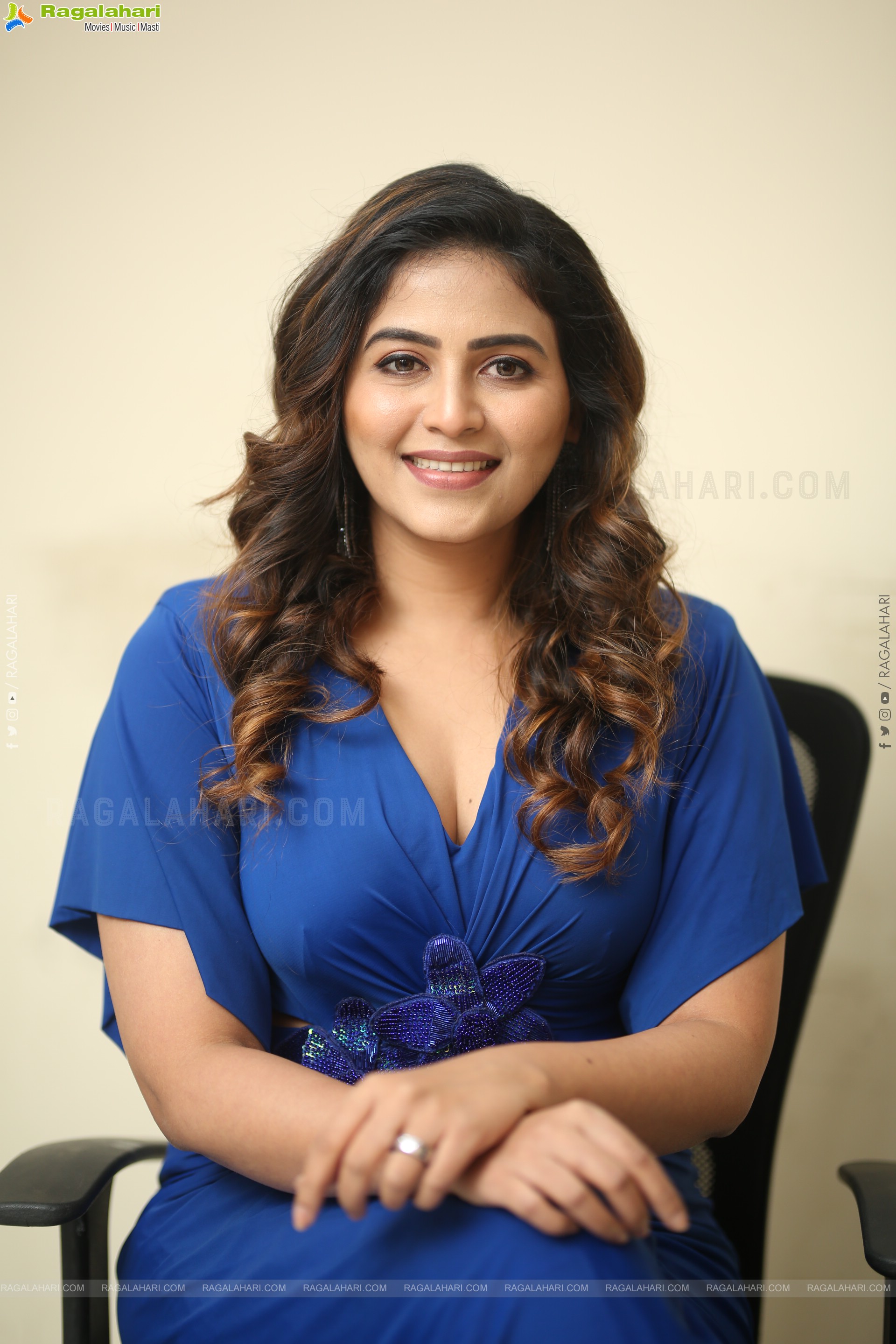 Anjali at Game Changer Interview, HD Gallery