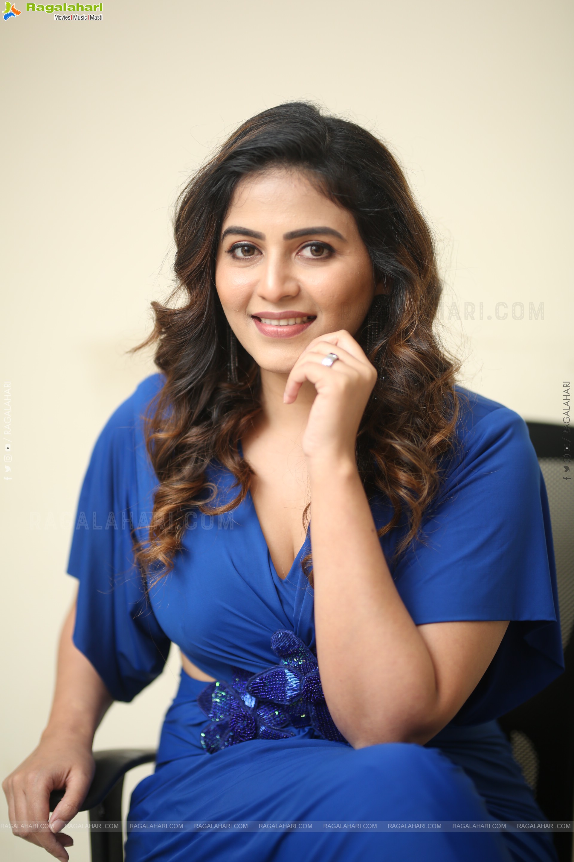 Anjali at Game Changer Interview, HD Gallery