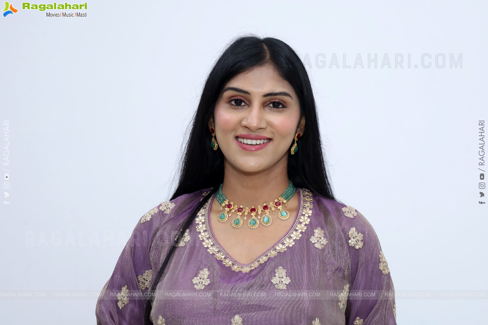 Aparna Reddy Latest HD Stills, Photo Gallery