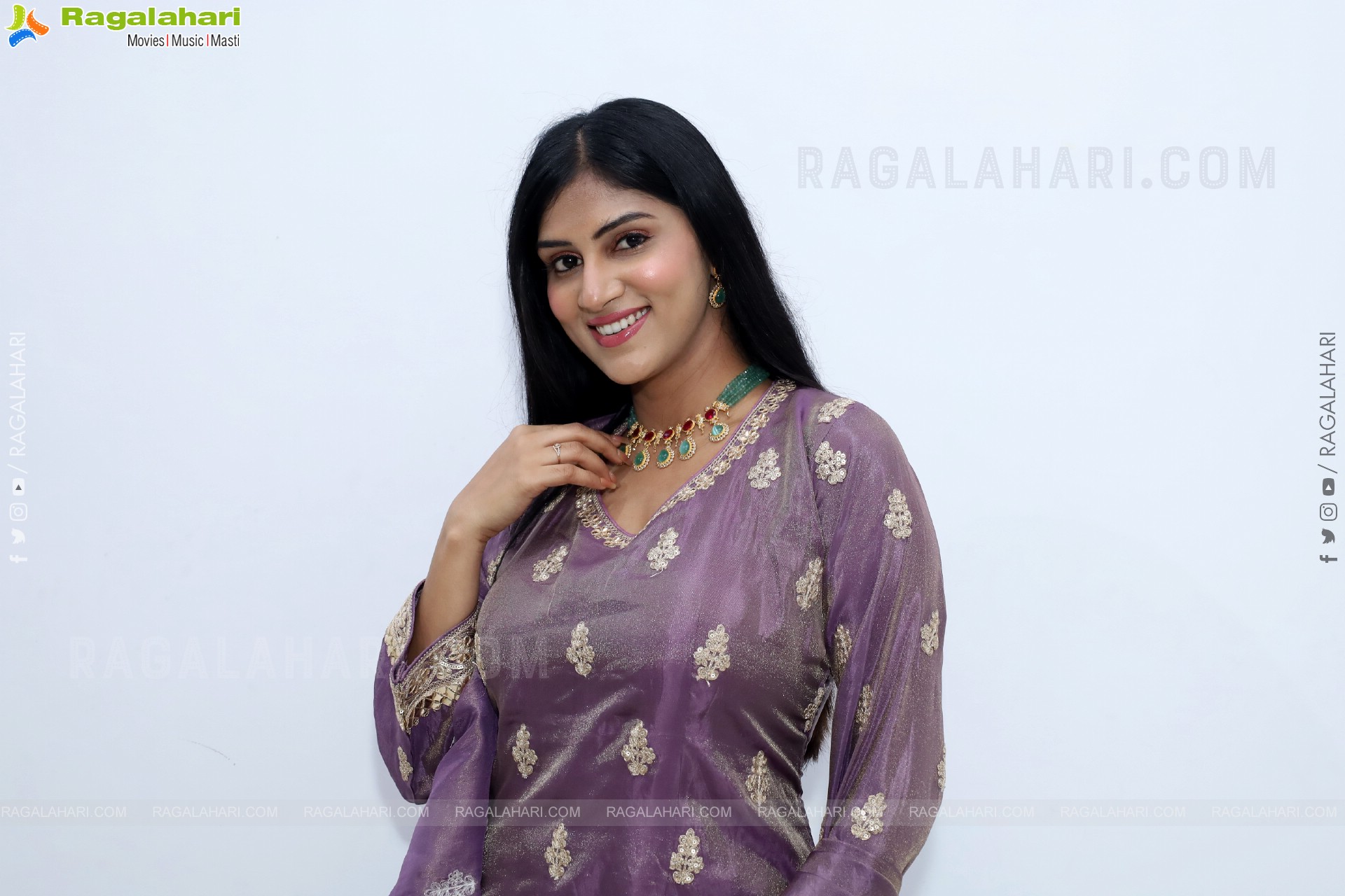 Aparna Reddy Latest HD Stills, Photo Gallery