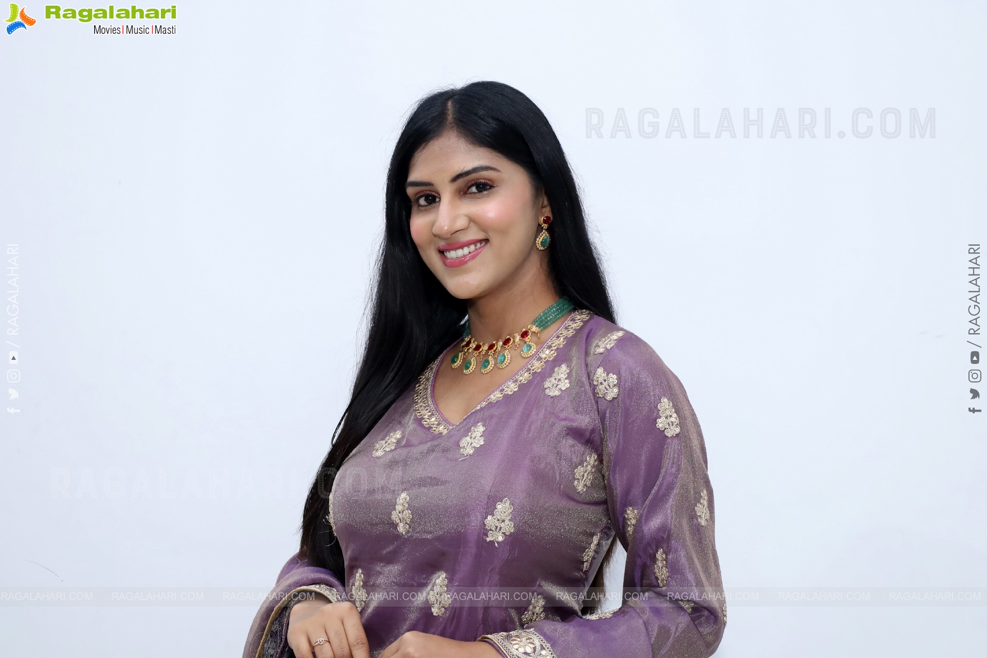 Aparna Reddy Latest HD Stills, Photo Gallery