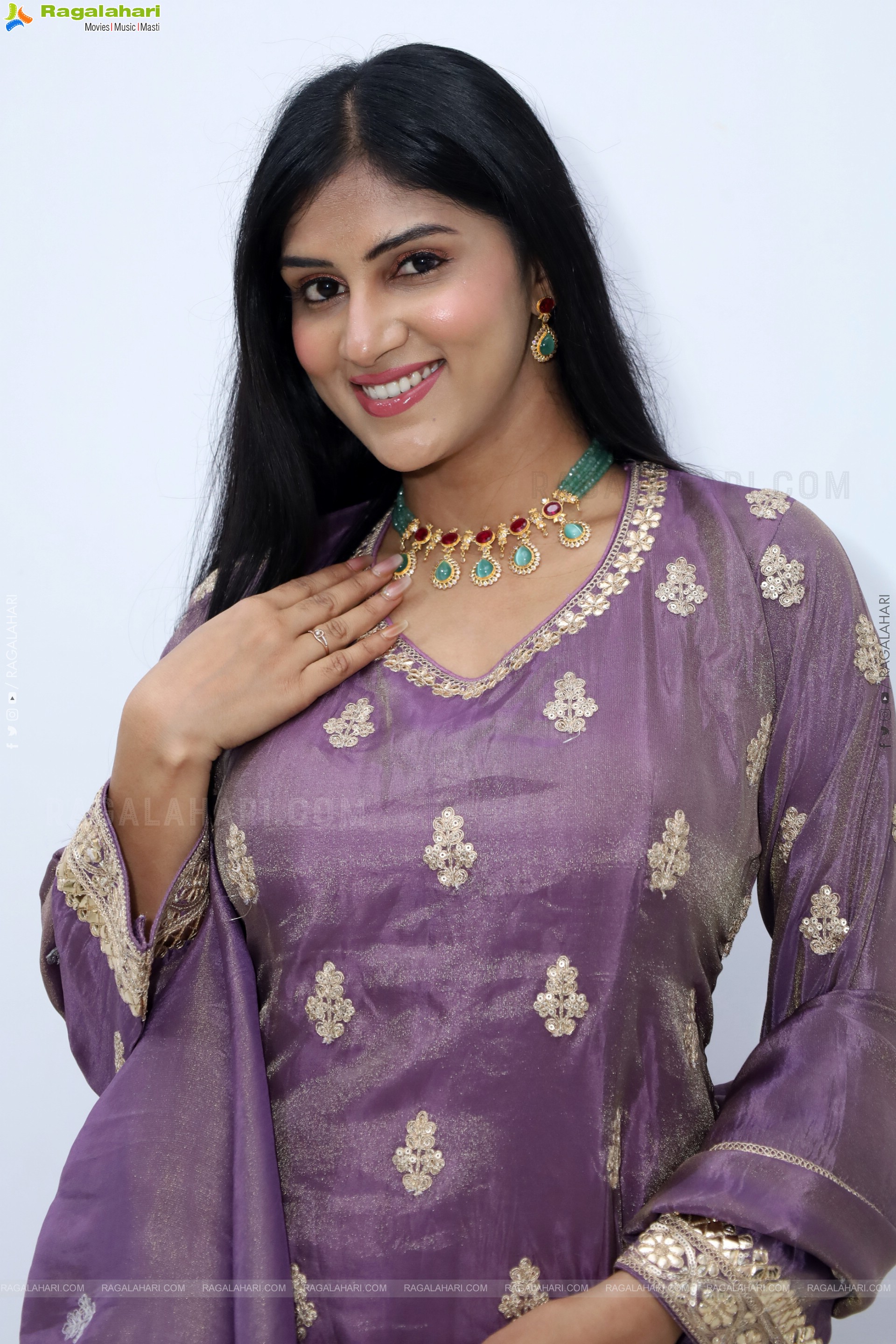 Aparna Reddy Latest HD Stills, Photo Gallery