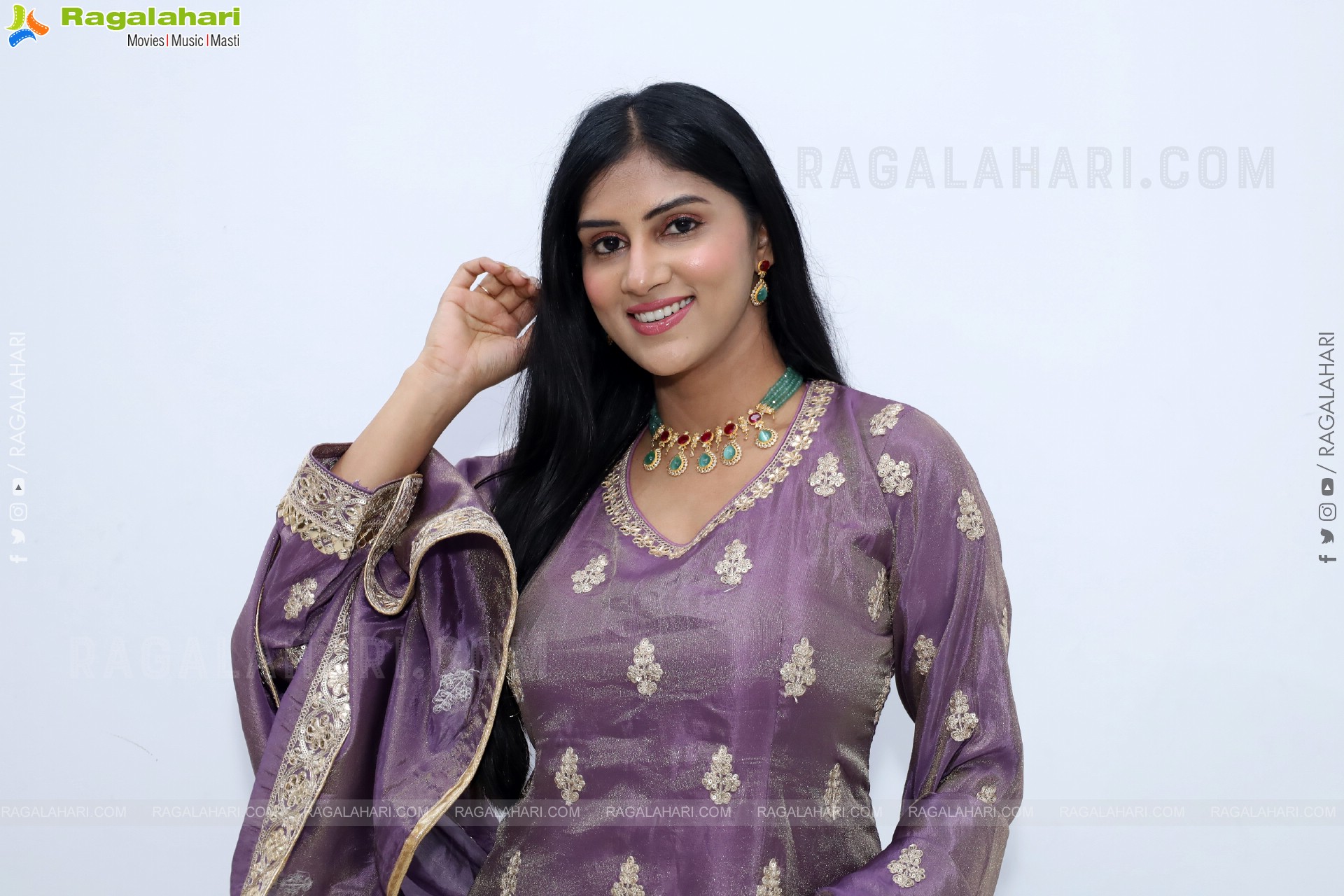 Aparna Reddy Latest HD Stills, Photo Gallery