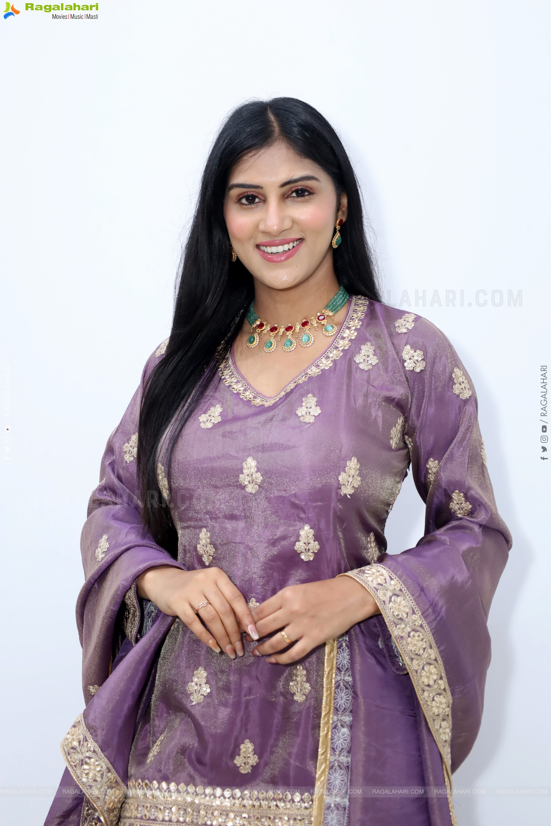 Aparna Reddy Latest HD Stills, Photo Gallery