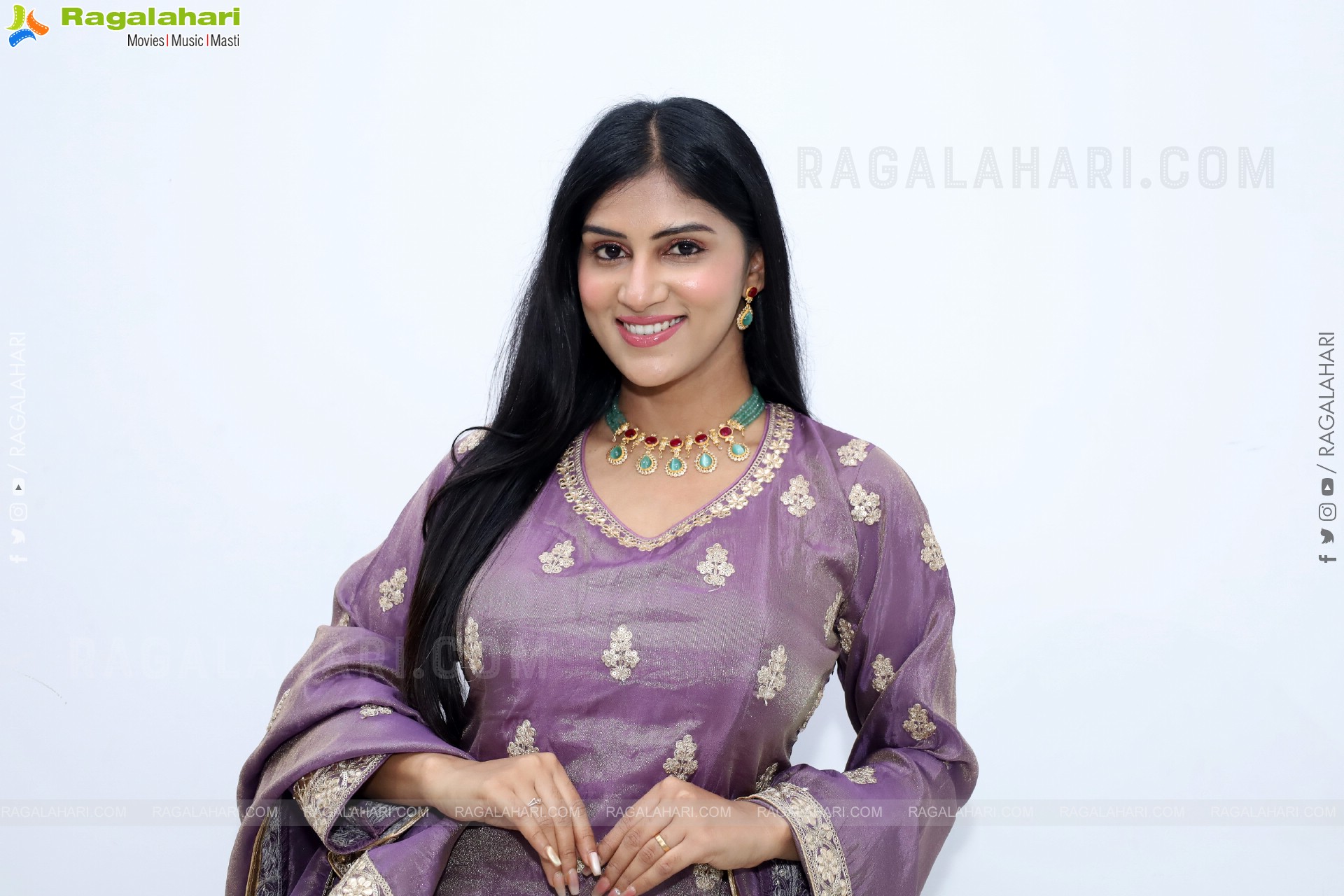 Aparna Reddy Latest HD Stills, Photo Gallery