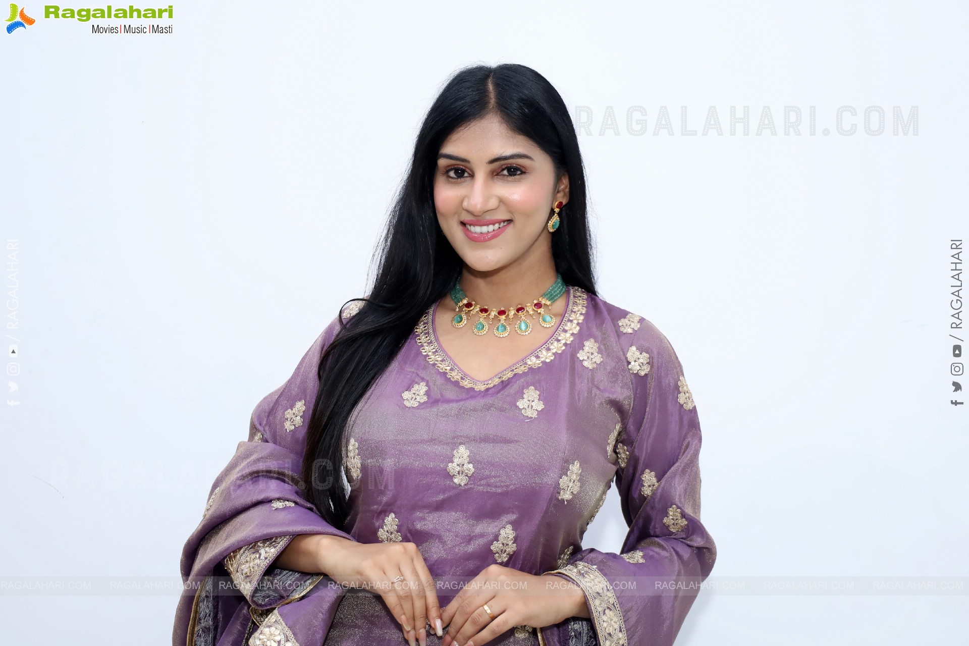 Aparna Reddy Latest HD Stills, Photo Gallery