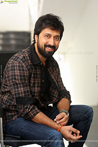 Director Bobby Kolli at Daaku Maharaaj Interview, HD Gallery