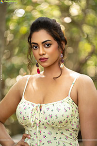 Kamakshi Bhaskarla Latest Photoshoot Stills, HD Gallery