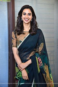 Meenakshi Chaudhary at Sankranthiki Vasthunnam Interview