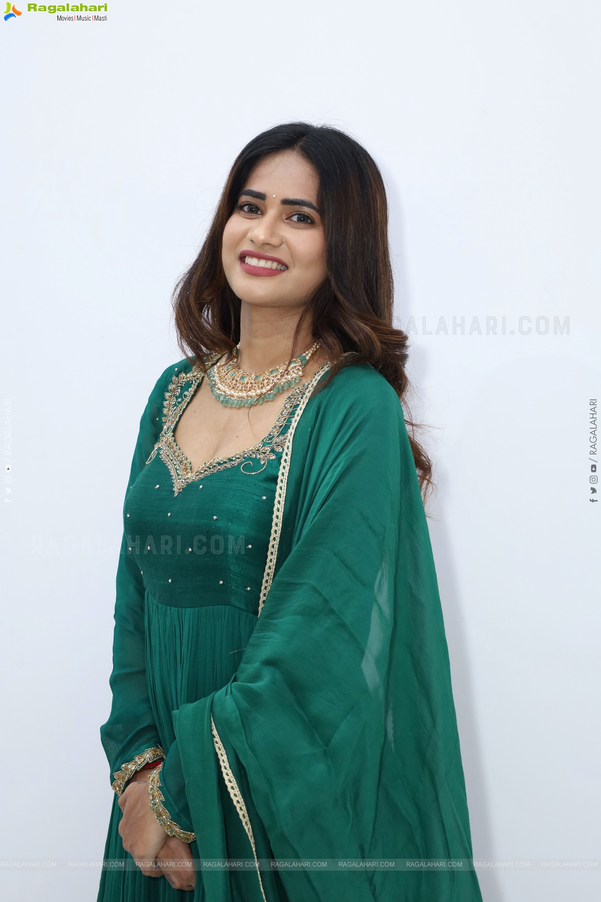 Naziya Khan stills in Olive Green Dress, HD Gallery