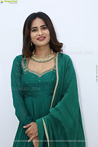 Naziya Khan stills in Olive Green Dress, HD Gallery