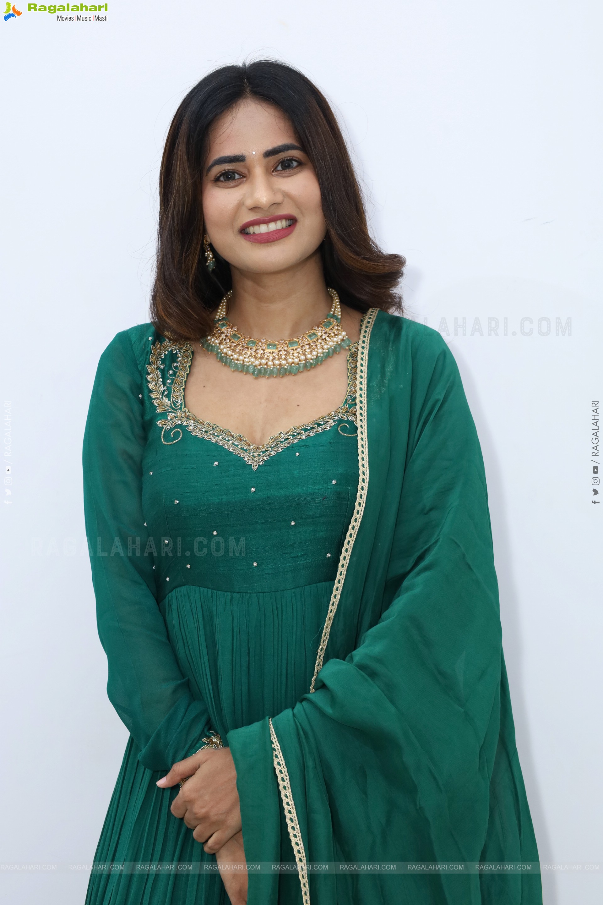 Naziya Khan stills in Olive Green Dress, HD Gallery