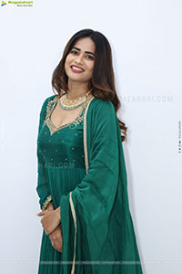 Naziya Khan stills in Olive Green Dress, HD Gallery