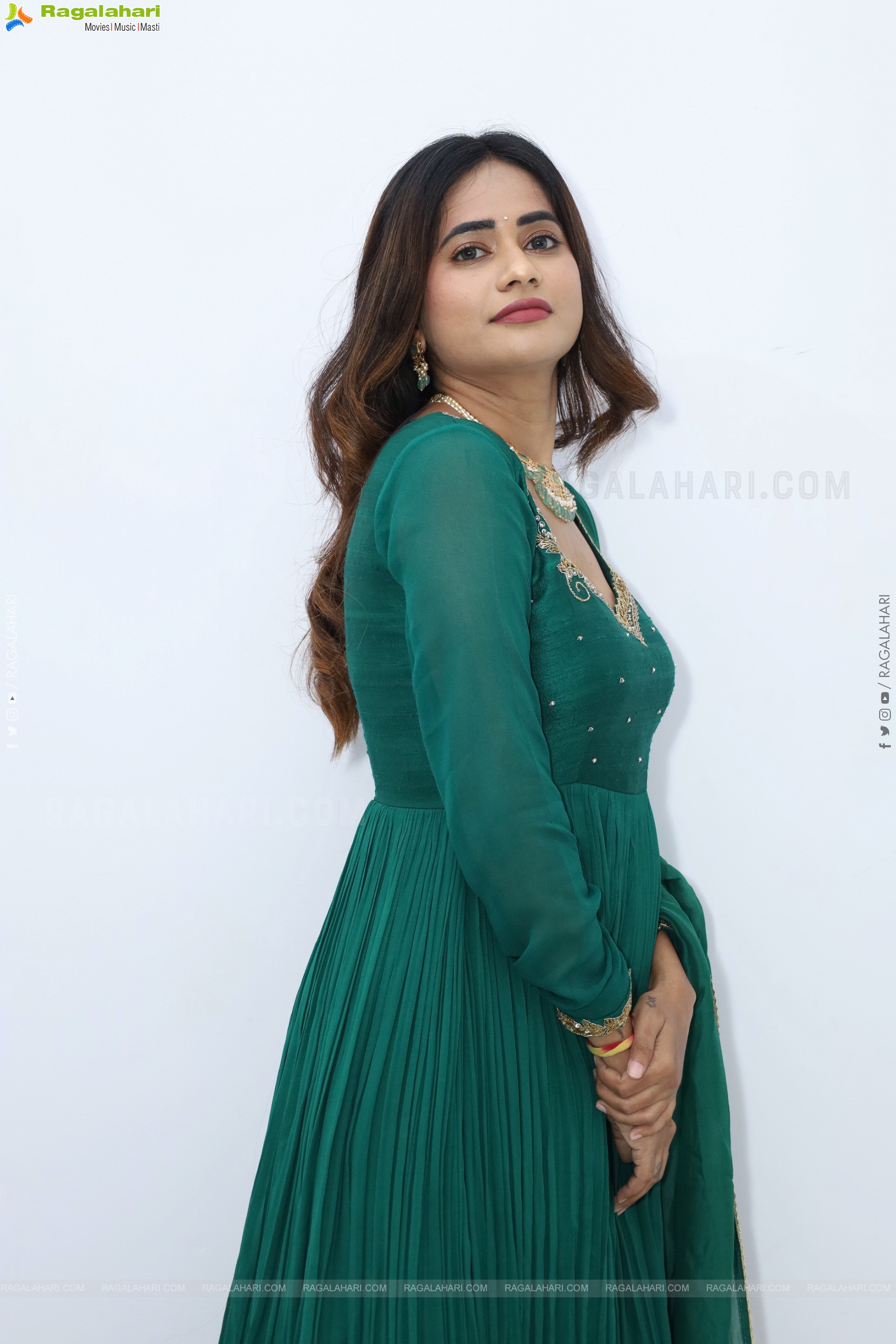 Naziya Khan stills in Olive Green Dress, HD Gallery