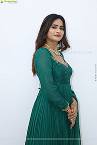 Naziya Khan stills in Olive Green Dress, HD Gallery