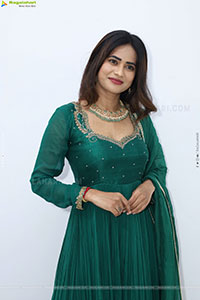 Naziya Khan stills in Olive Green Dress, HD Gallery