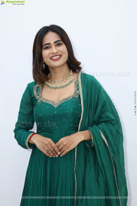 Naziya Khan stills in Olive Green Dress, HD Gallery