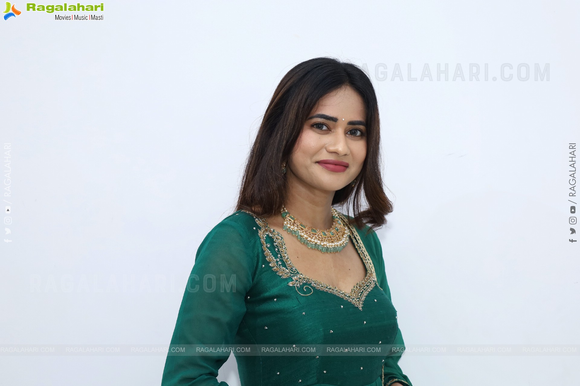 Naziya Khan stills in Olive Green Dress, HD Gallery