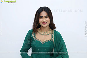 Naziya Khan stills in Olive Green Dress, HD Gallery