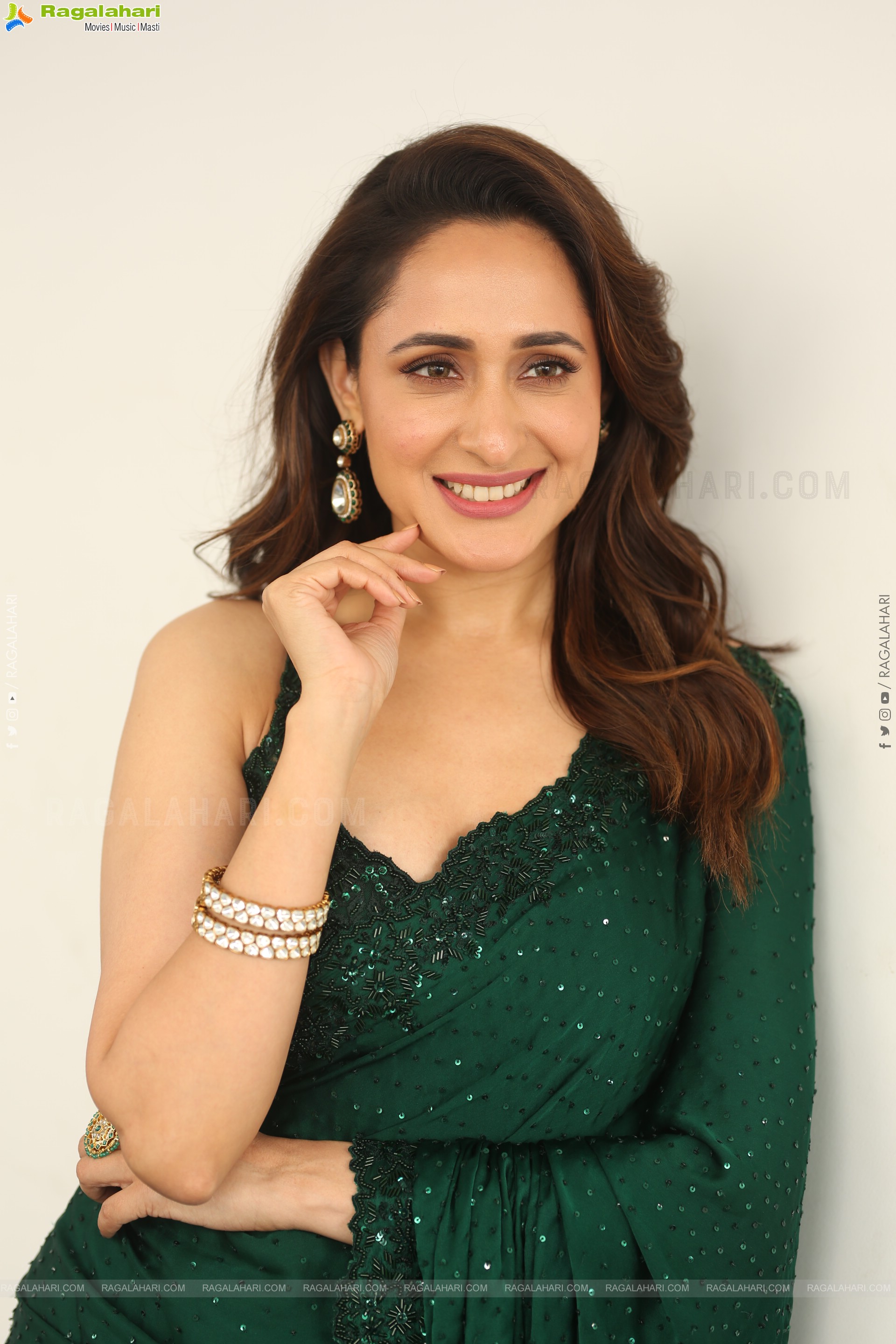 Pragya Jaiswal at Daaku Maharaaj Interview, HD Gallery