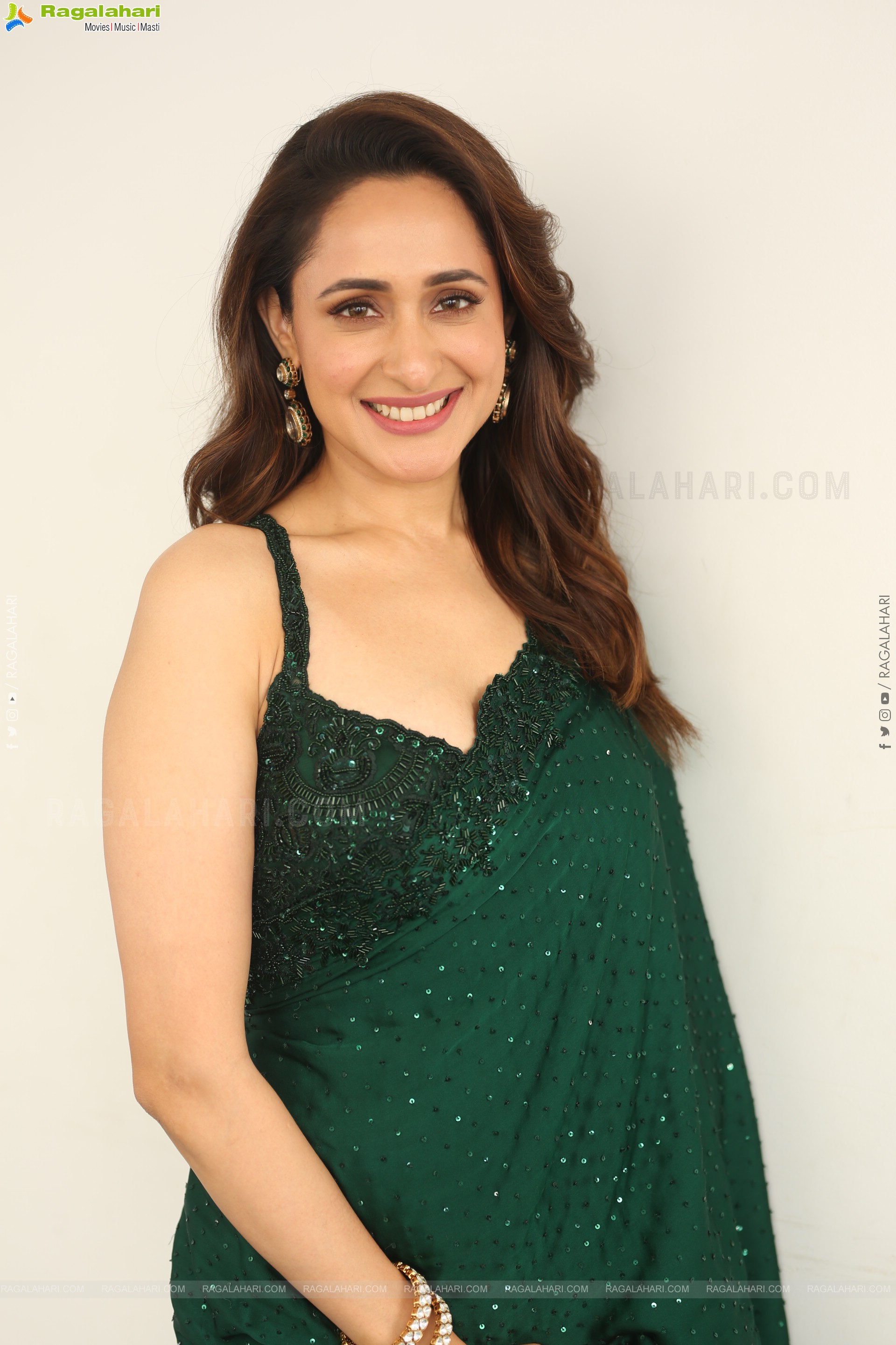 Pragya Jaiswal at Daaku Maharaaj Interview, HD Gallery