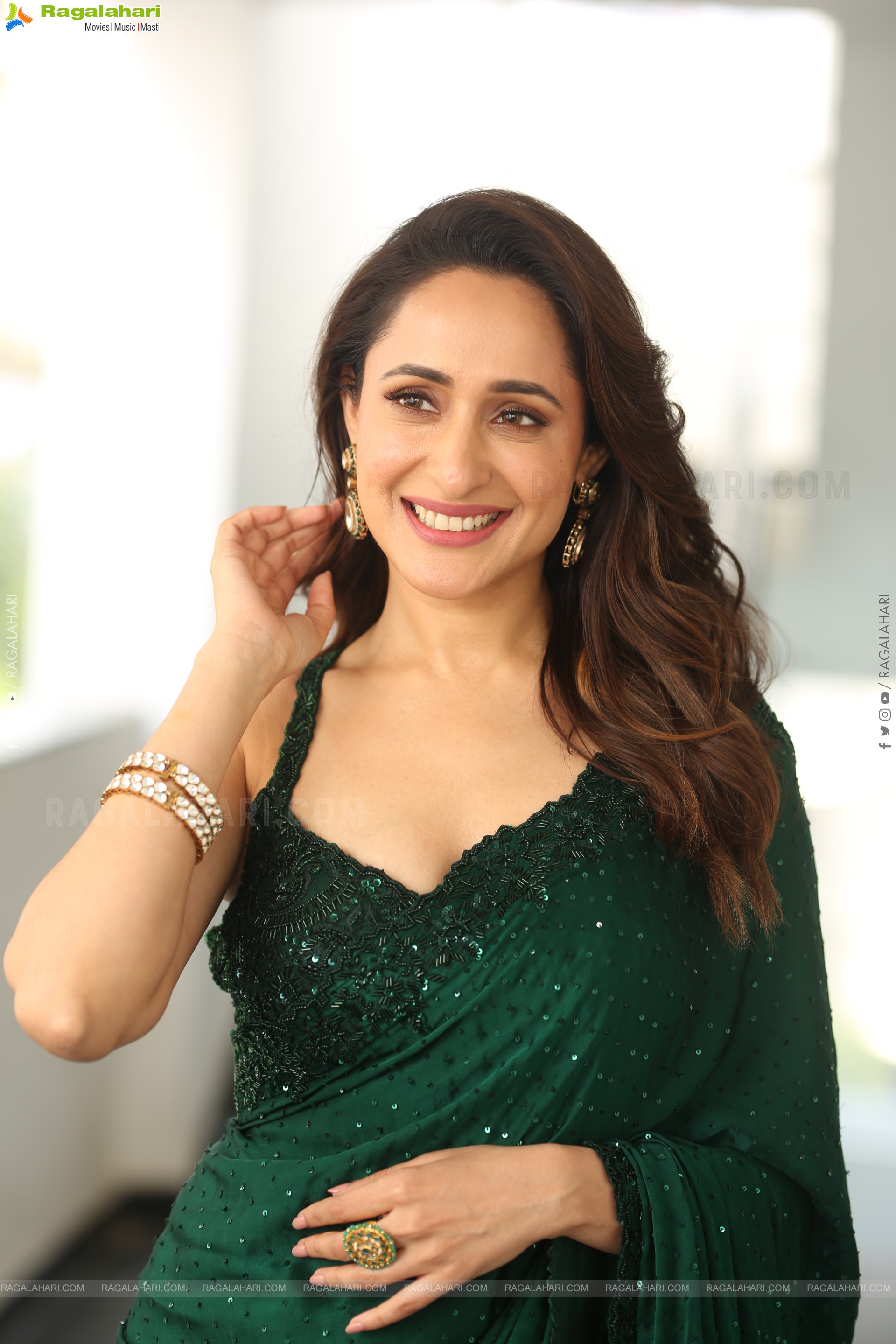 Pragya Jaiswal at Daaku Maharaaj Interview, HD Gallery