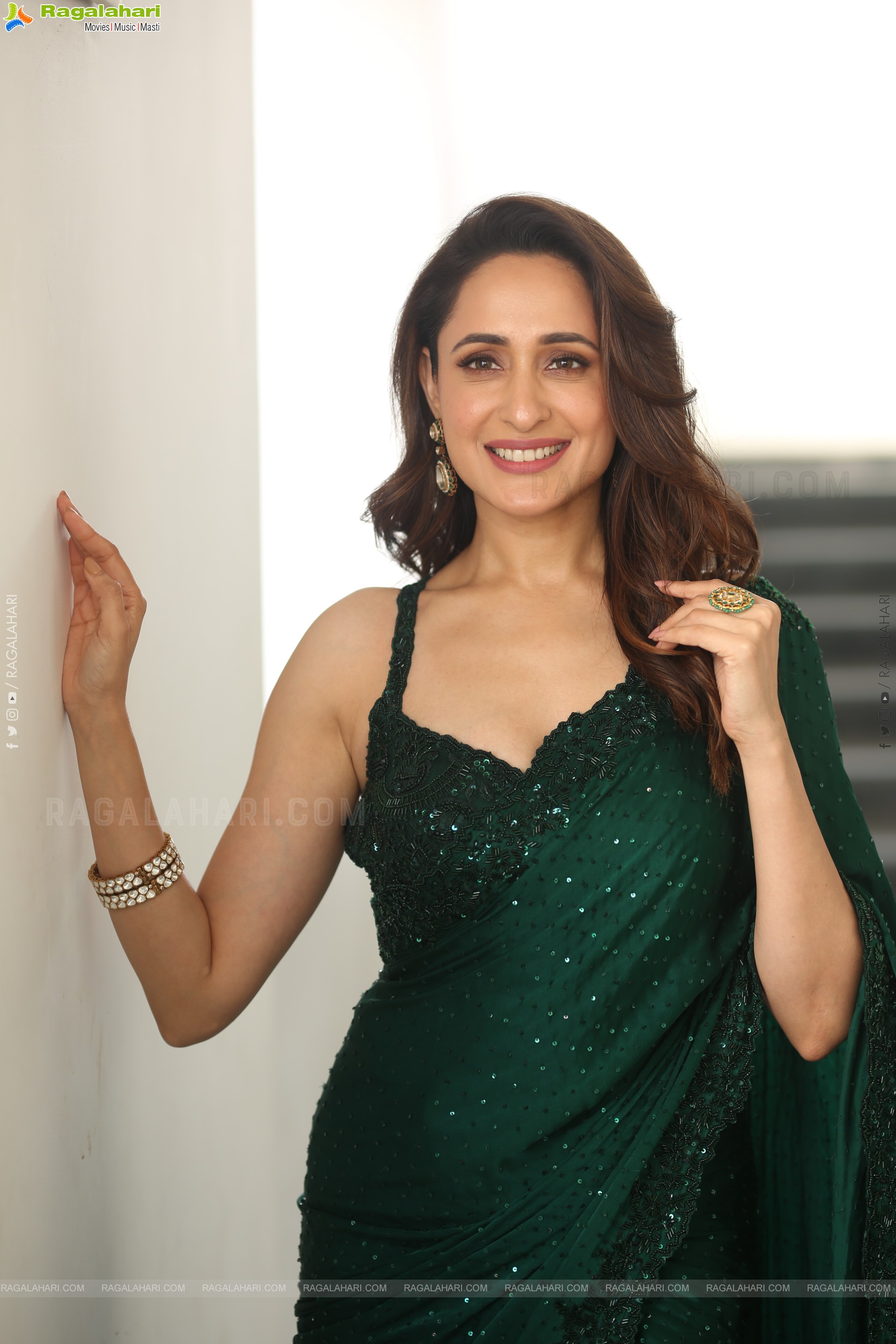 Pragya Jaiswal at Daaku Maharaaj Interview, HD Gallery