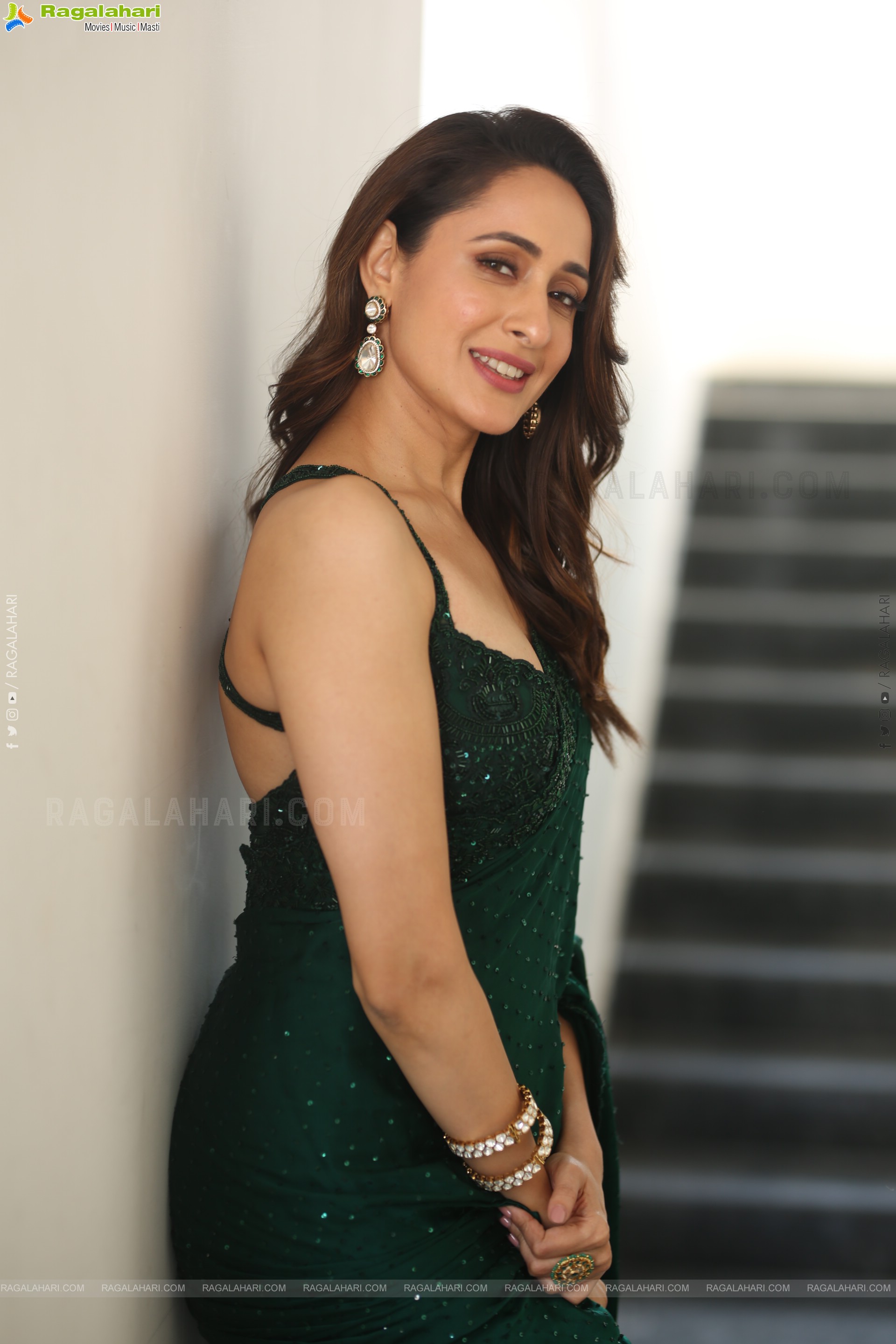 Pragya Jaiswal at Daaku Maharaaj Interview, HD Gallery